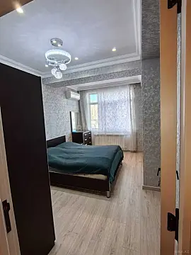 Kirayə verilir 2 otaqlı mənzil 75 m²