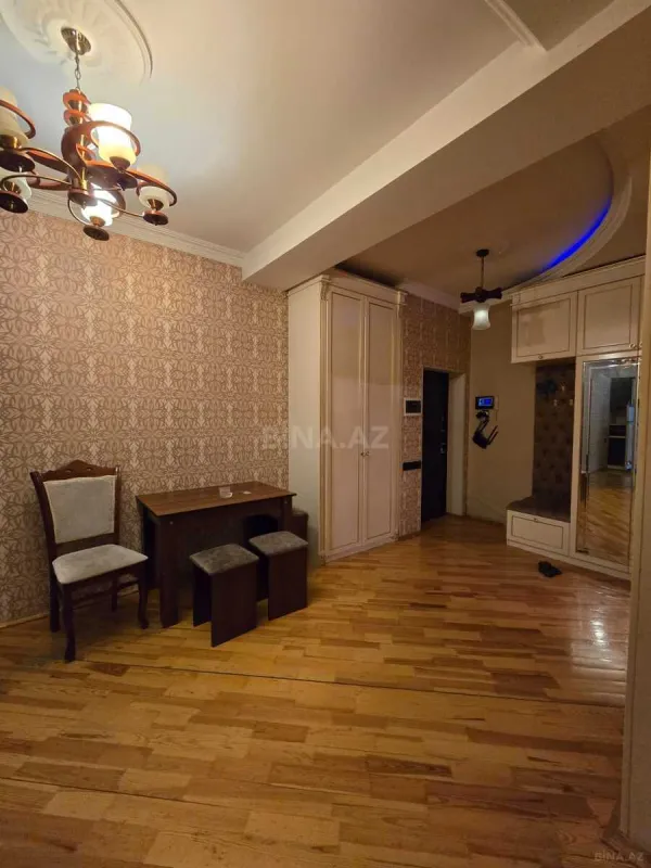 Kirayə verilir 3 otaqlı mənzil 145 m²