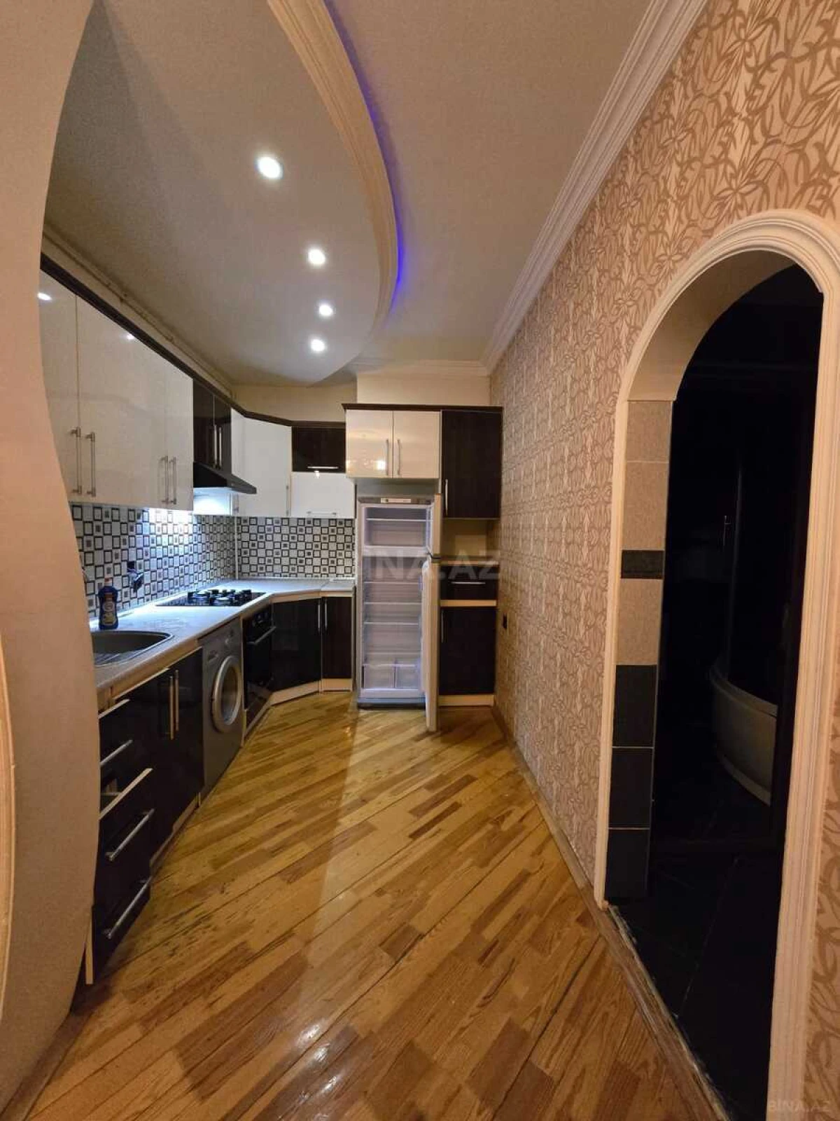 Kirayə verilir 3 otaqlı mənzil 145 m²