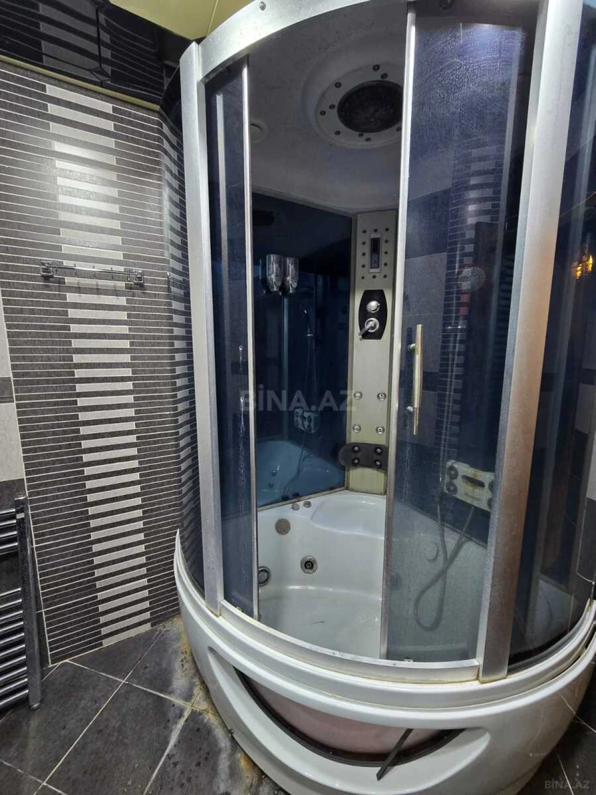 Kirayə verilir 3 otaqlı mənzil 145 m²