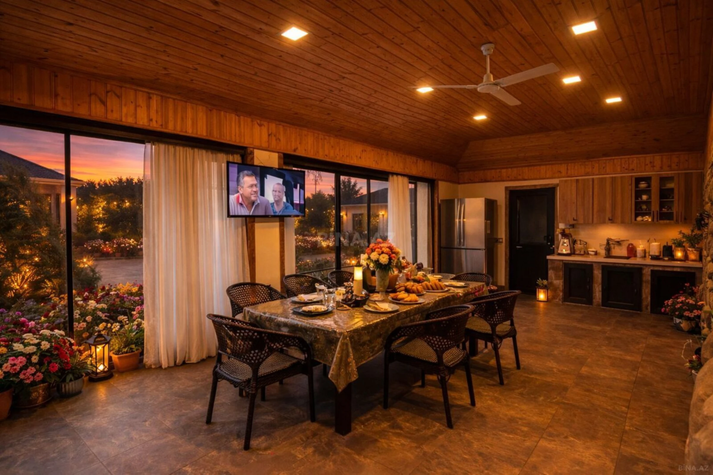 Satılır 8 otaqlı həyət evi 1500 m²