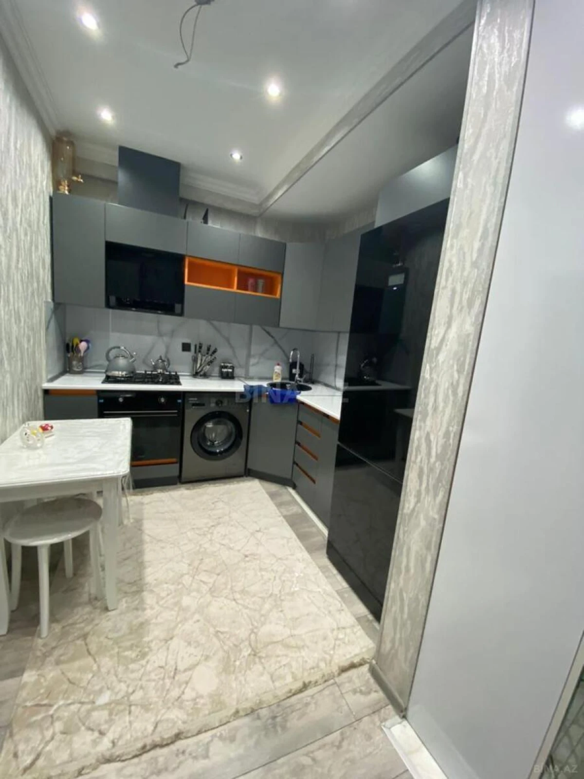 Satılır 2 otaqlı mənzil 56 m²