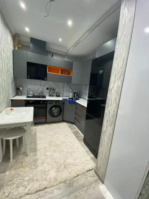 Satılır 2 otaqlı mənzil 56 m²
