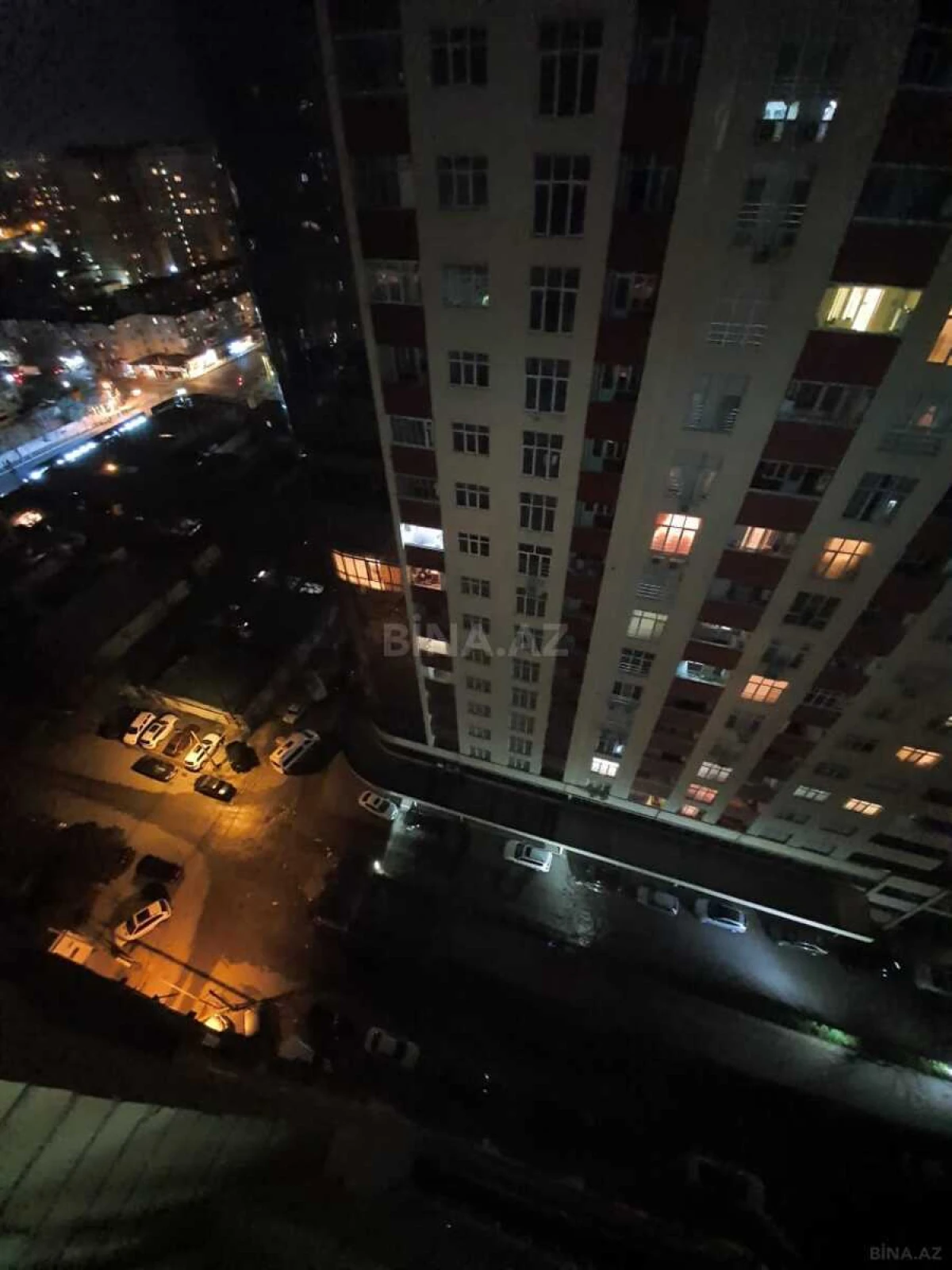 Satılır 3 otaqlı mənzil 112 m²