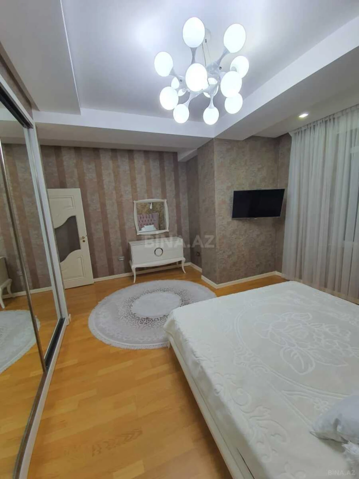 Satılır 3 otaqlı mənzil 112 m²