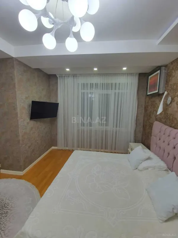 Satılır 3 otaqlı mənzil 112 m²
