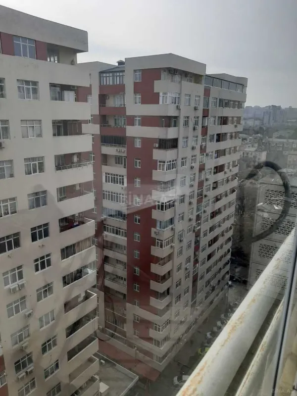 Satılır 3 otaqlı mənzil 112 m²