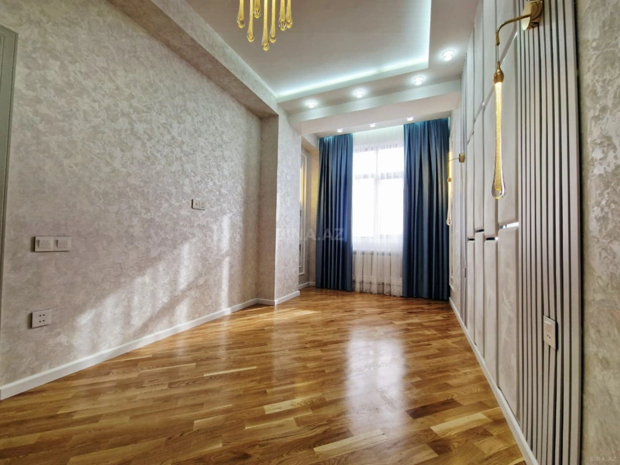 Satılır 2 otaqlı mənzil 77 m²