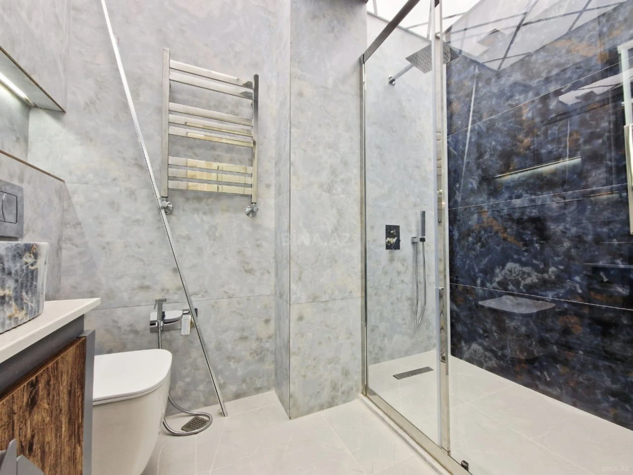 Satılır 2 otaqlı mənzil 77 m²