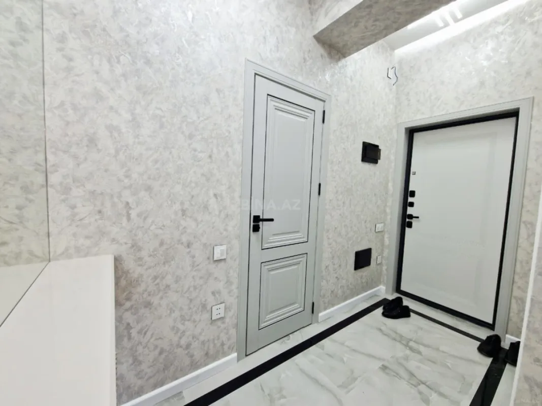 Satılır 2 otaqlı mənzil 77 m²