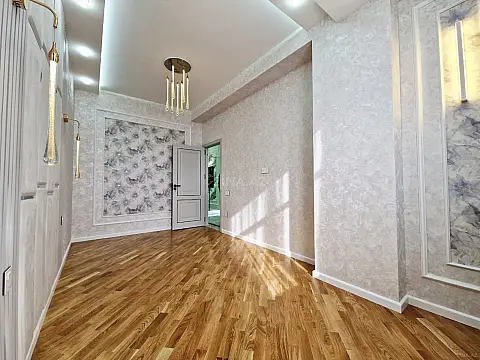 Satılır 2 otaqlı mənzil 77 m²