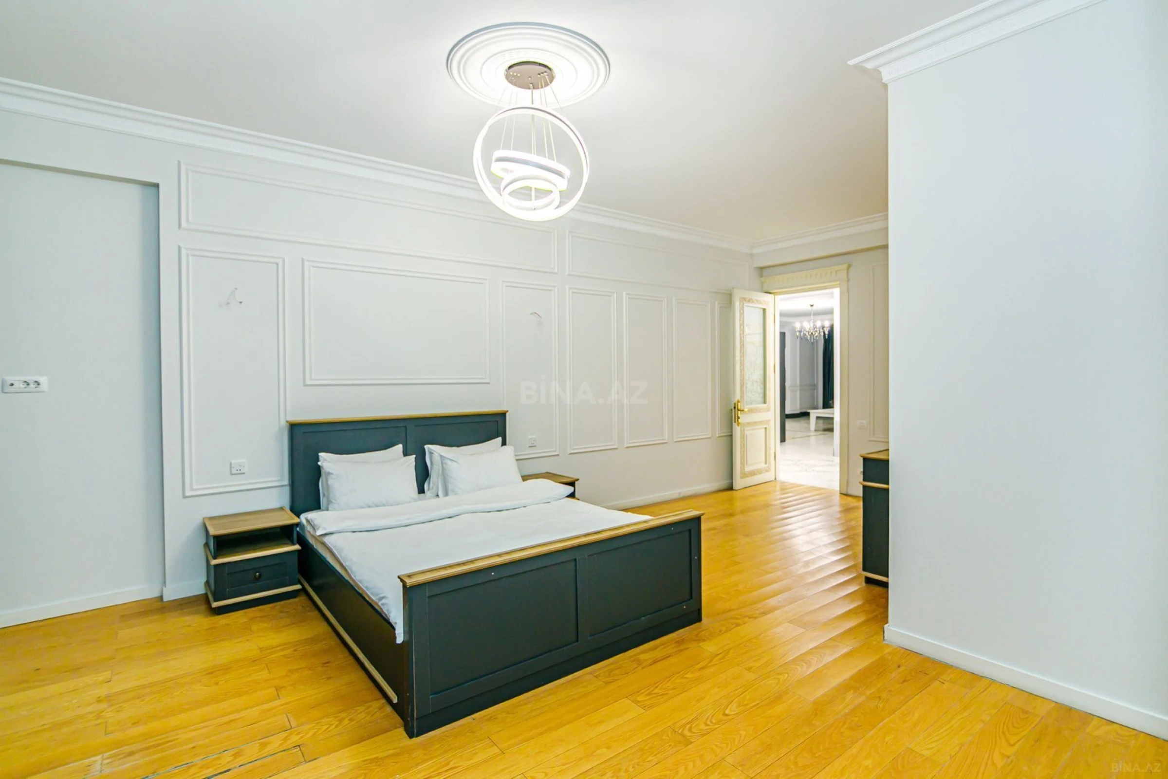 Kirayə verilir 7 otaqlı mənzil 380 m²