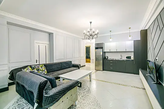Kirayə verilir 7 otaqlı mənzil 380 m²