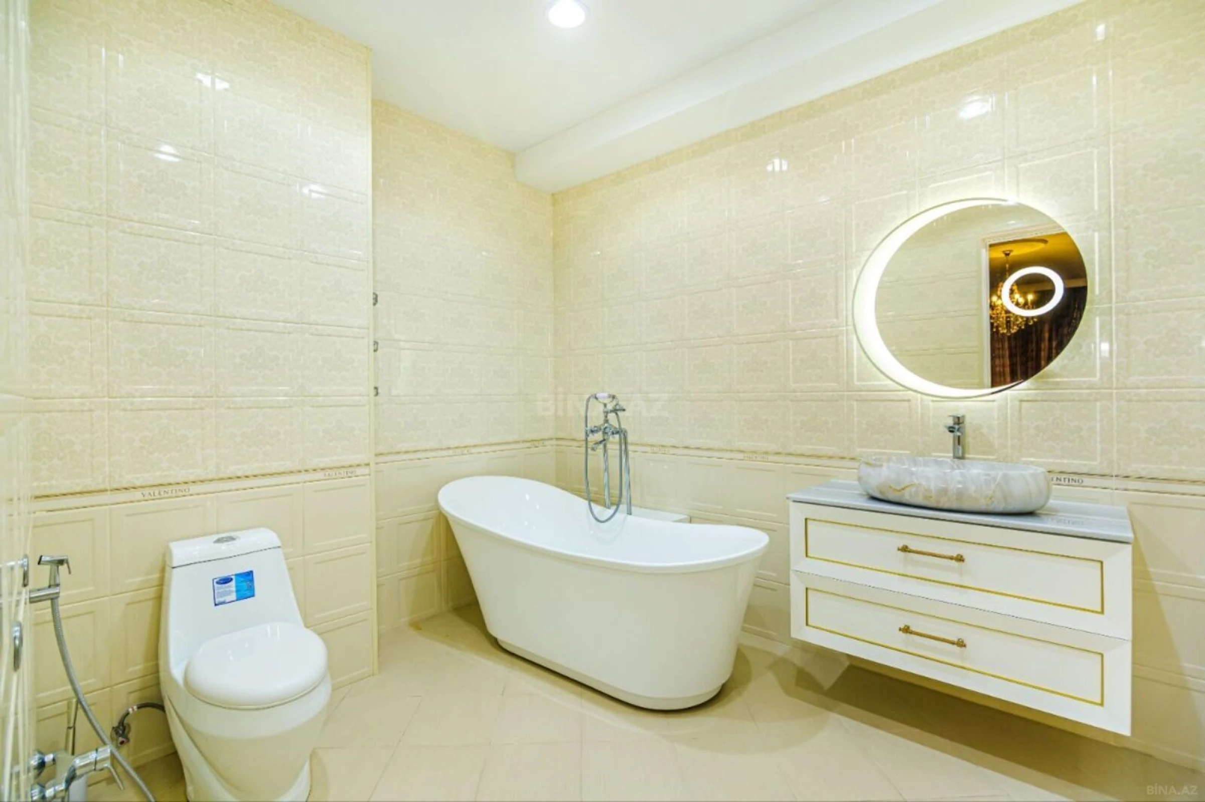 Kirayə verilir 7 otaqlı mənzil 380 m²