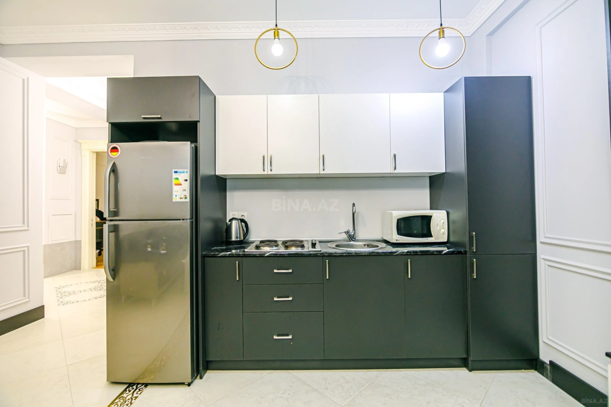 Kirayə verilir 7 otaqlı mənzil 380 m²