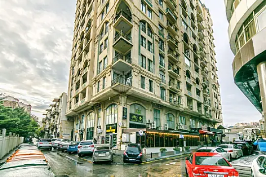 Kirayə verilir 7 otaqlı mənzil 380 m² — Bakı, Sahil qəs. 7 otaq 380.00 m²
