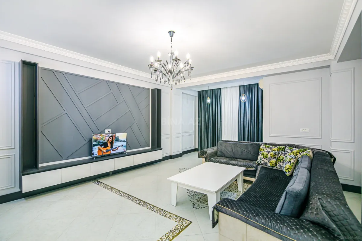 Kirayə verilir 7 otaqlı mənzil 380 m²