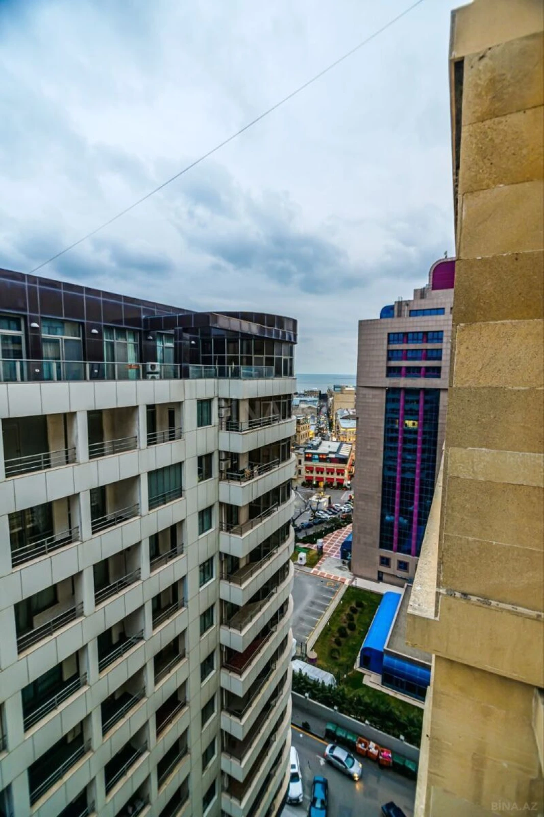 Kirayə verilir 7 otaqlı mənzil 380 m²