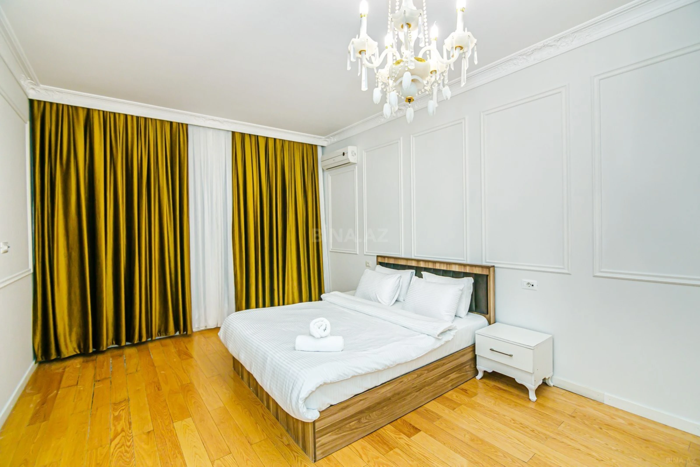 Kirayə verilir 7 otaqlı mənzil 380 m²