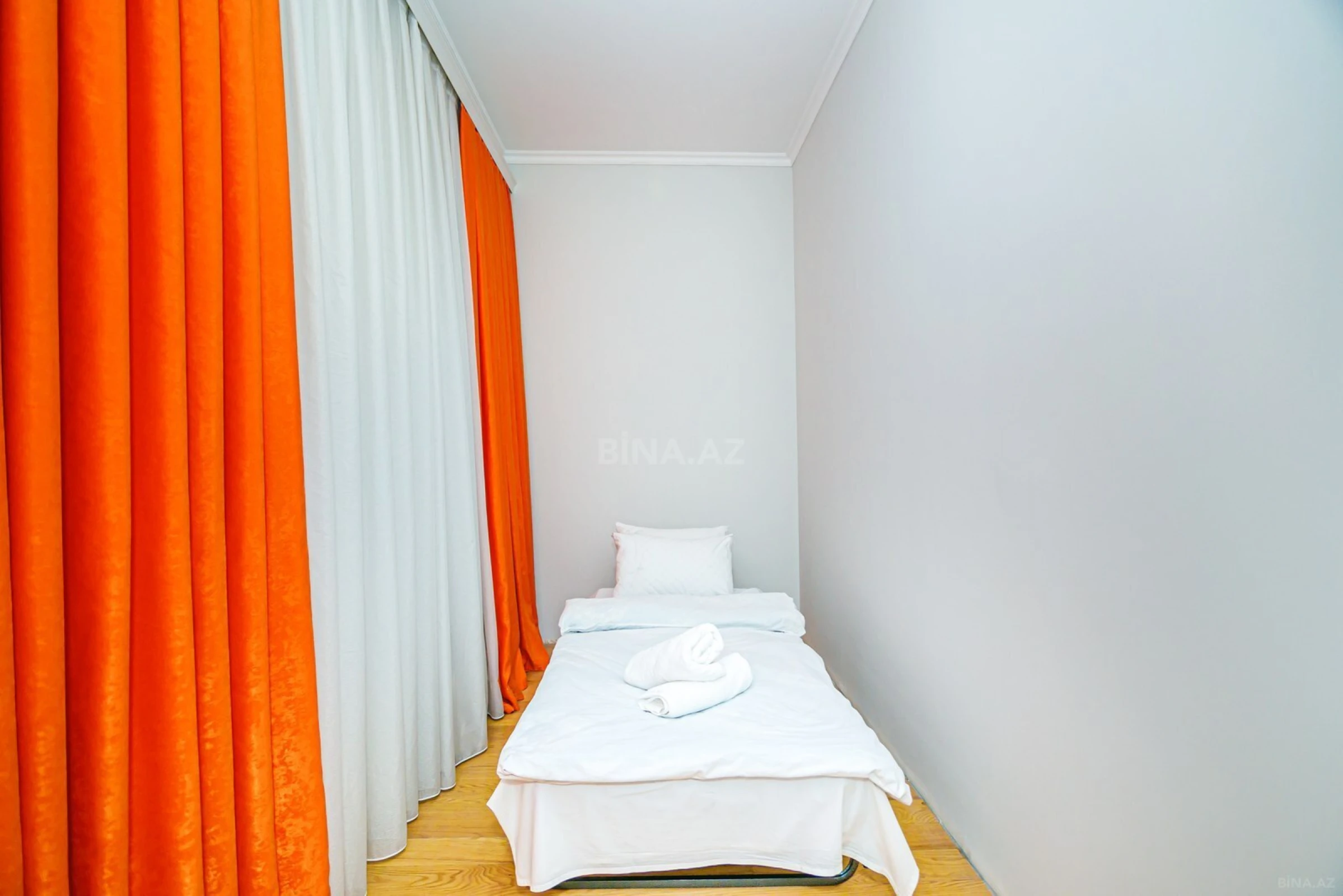 Kirayə verilir 7 otaqlı mənzil 380 m²