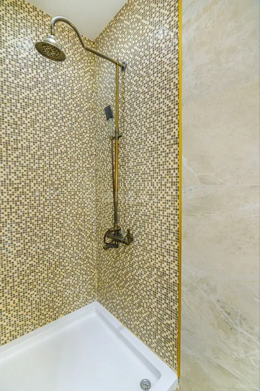 Kirayə verilir 7 otaqlı mənzil 380 m²