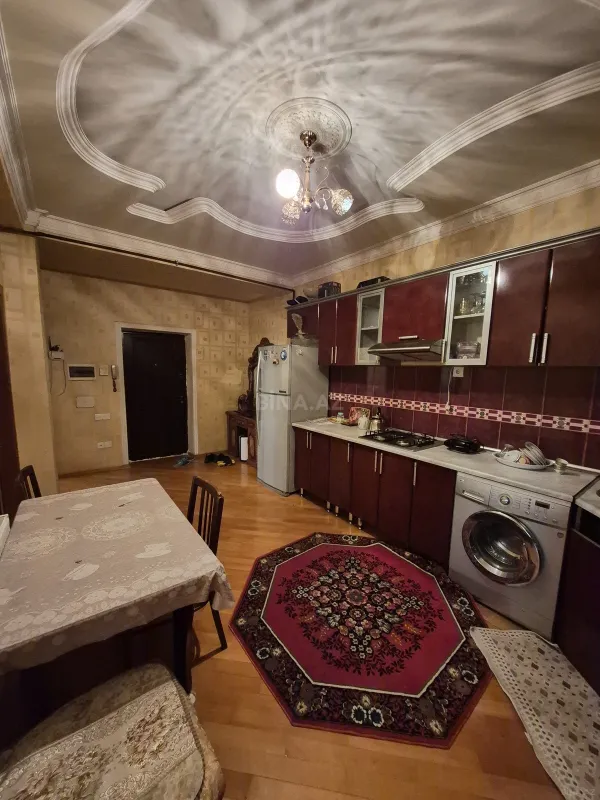 Satılır 3 otaqlı mənzil 92 m²