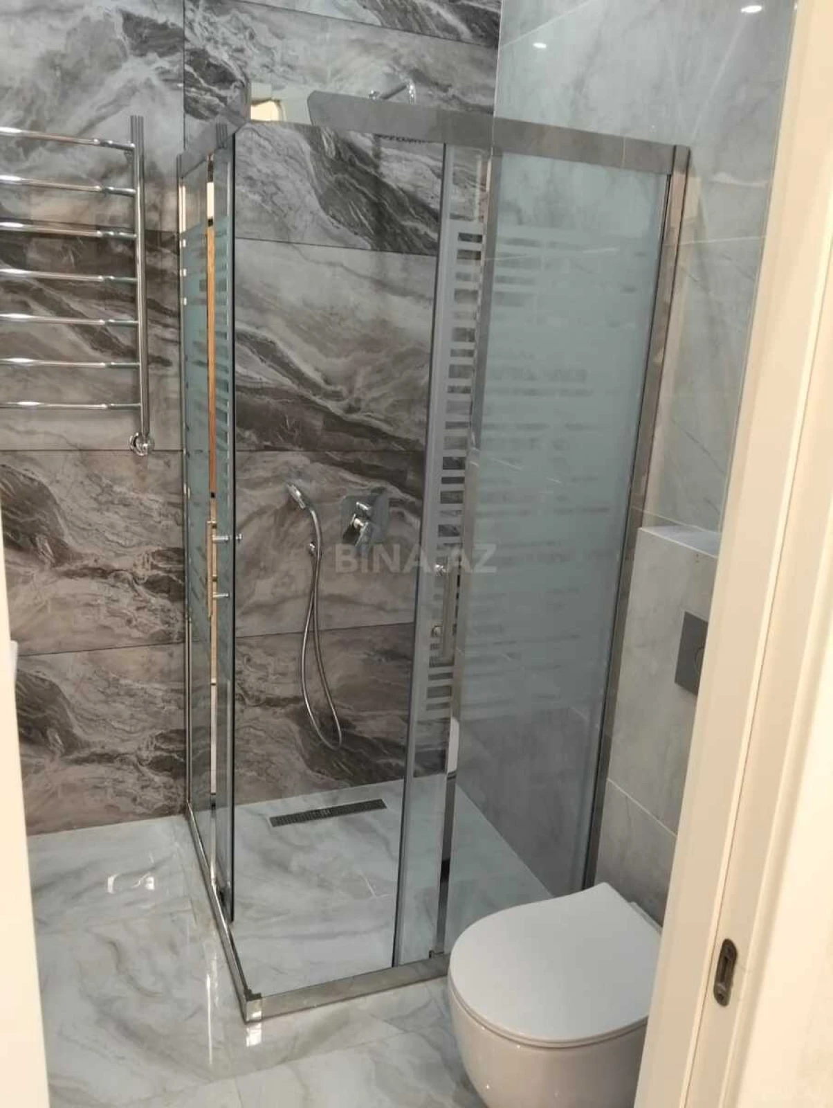 Kirayə verilir 2 otaqlı mənzil 61 m²