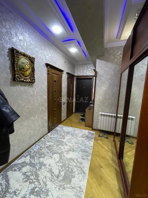 Satılır 3 otaqlı mənzil 104 m²