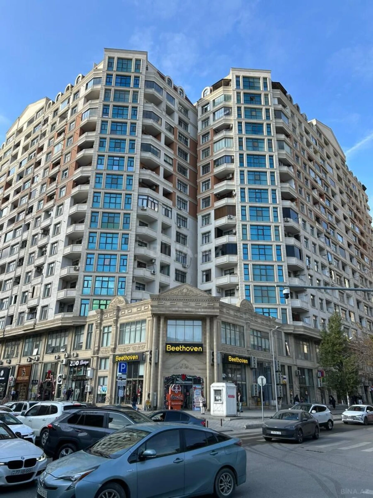 Kirayə verilir 3 otaqlı mənzil 110 m²