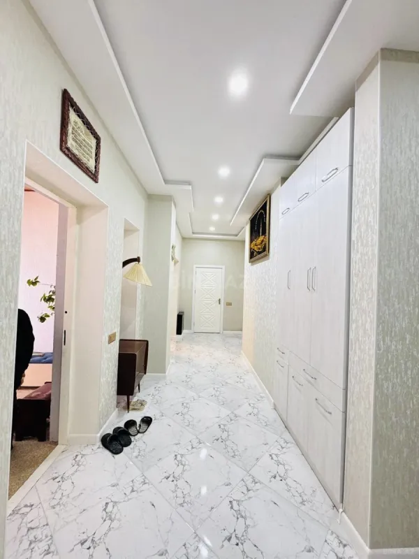 Satılır 4 otaqlı həyət evi 180 m²