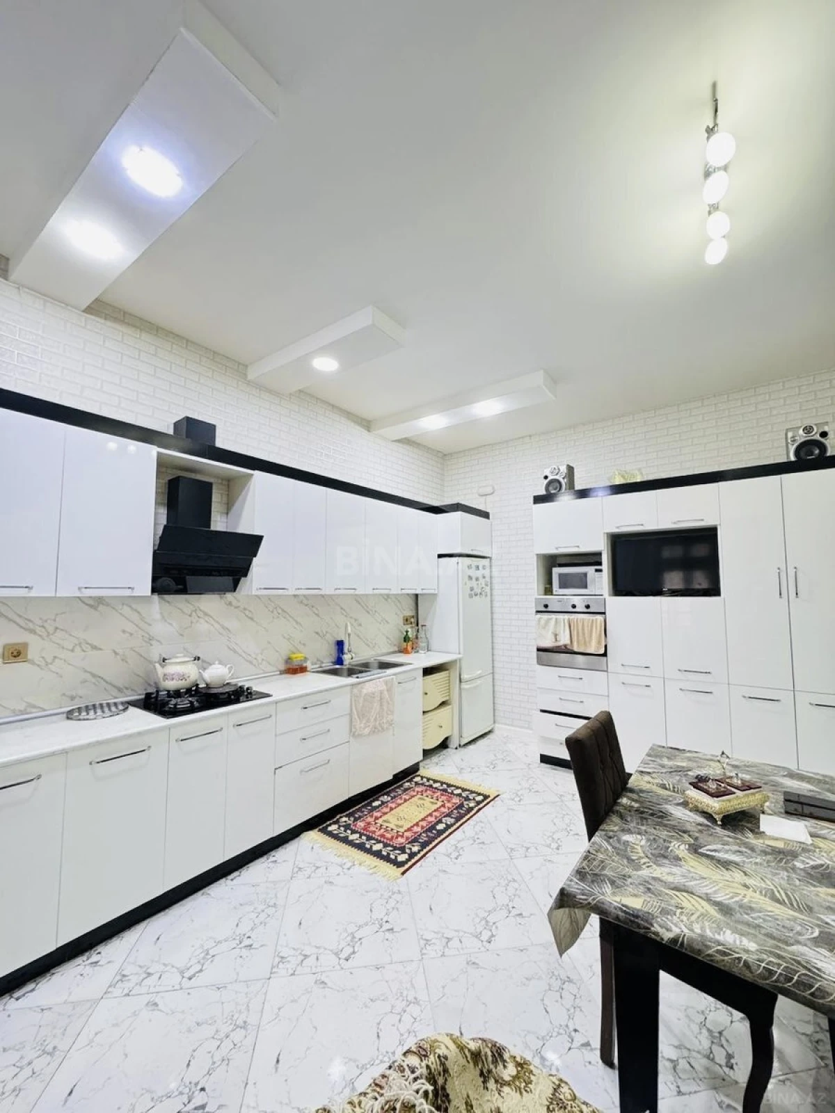 Satılır 4 otaqlı həyət evi 180 m²