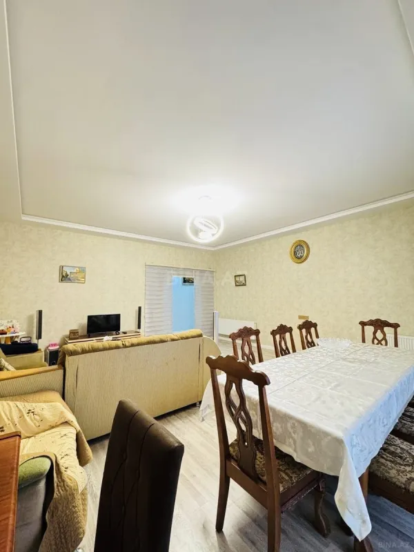 Satılır 4 otaqlı həyət evi 180 m²
