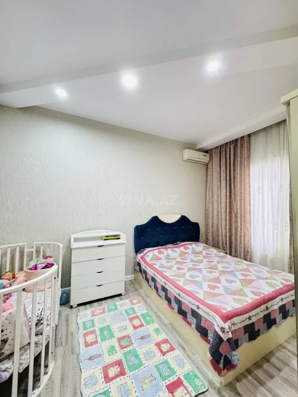 Satılır 4 otaqlı həyət evi 180 m²