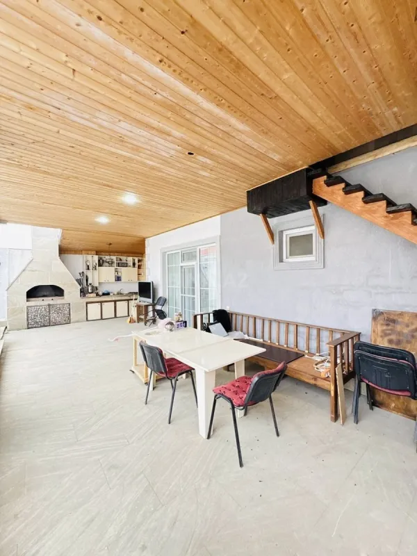 Satılır 4 otaqlı həyət evi 180 m²