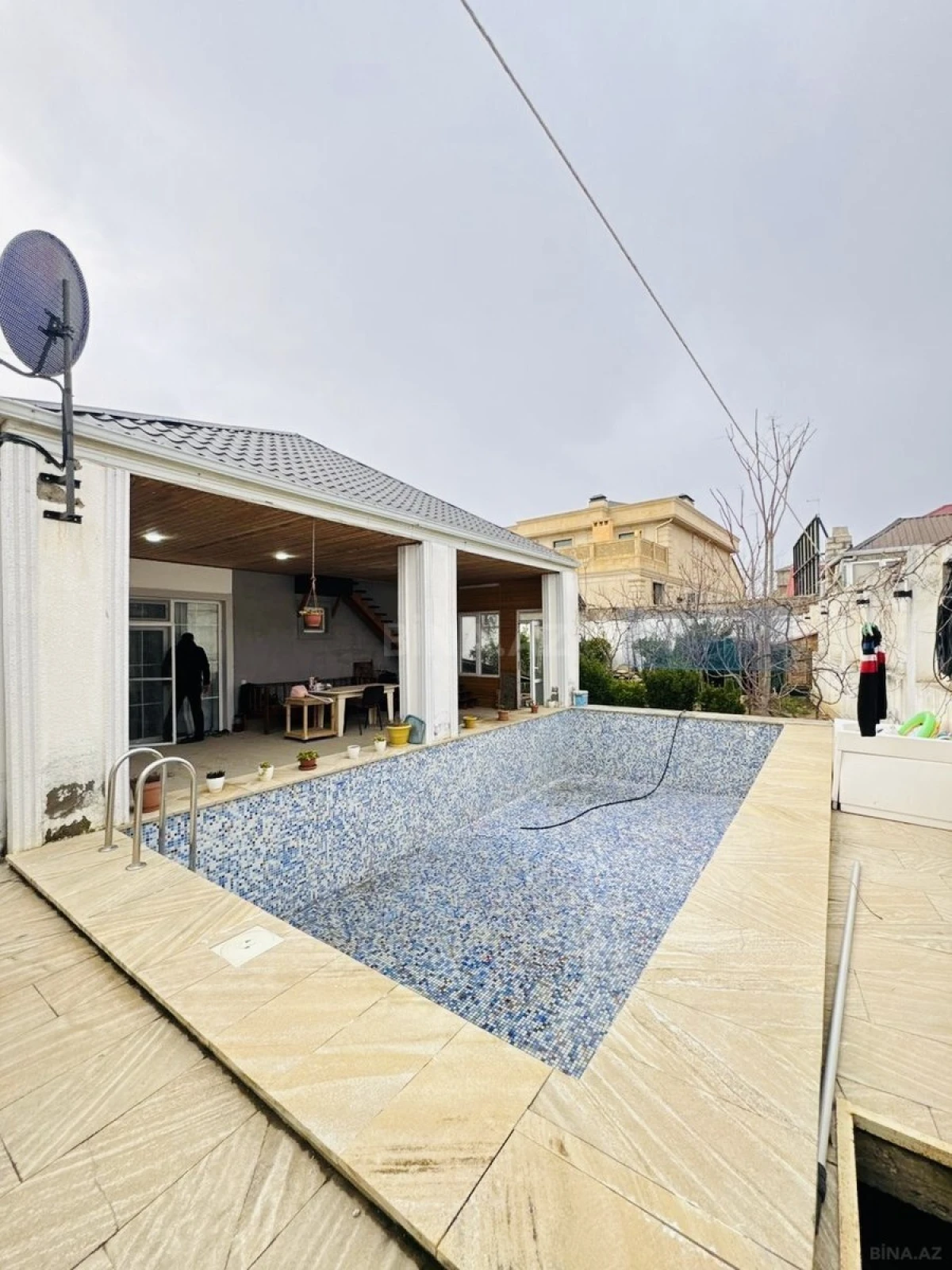 Satılır 4 otaqlı həyət evi 180 m²