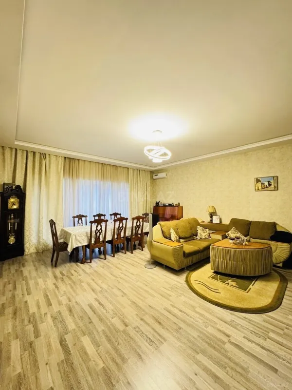 Satılır 4 otaqlı həyət evi 180 m²