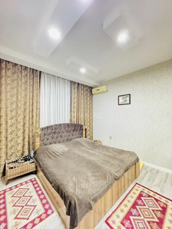 Satılır 4 otaqlı həyət evi 180 m²