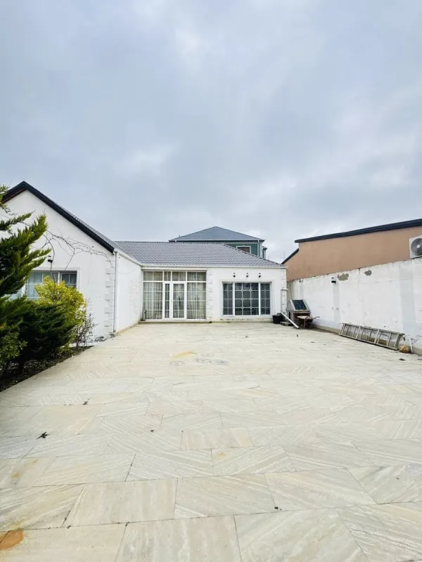 Satılır 4 otaqlı həyət evi 180 m²
