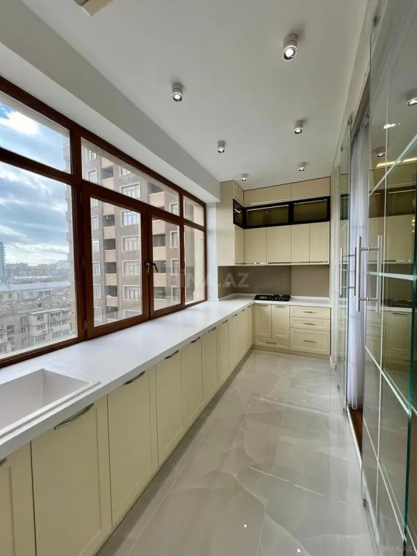 Satılır 3 otaqlı mənzil 108 m²
