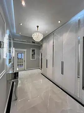 Satılır 3 otaqlı mənzil 108 m²