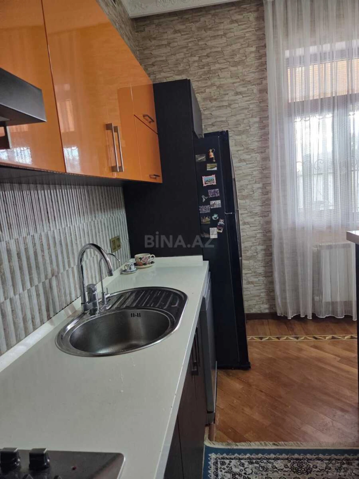 Satılır 9 otaqlı həyət evi 200 m²