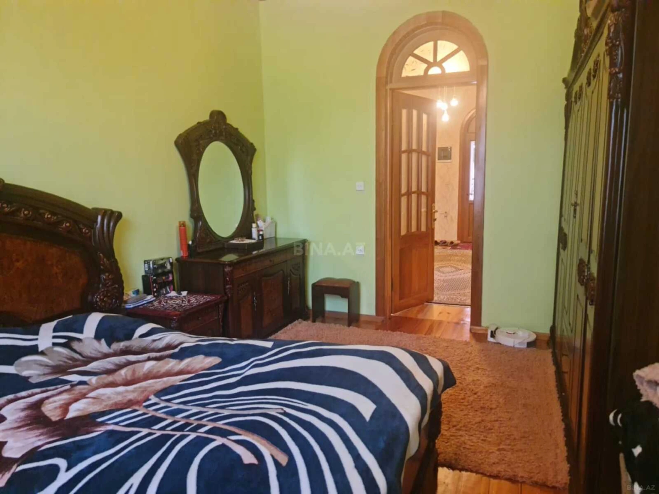 Satılır 6 otaqlı həyət evi 480 m²