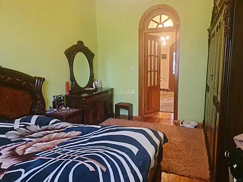 Satılır 6 otaqlı həyət evi 480 m²