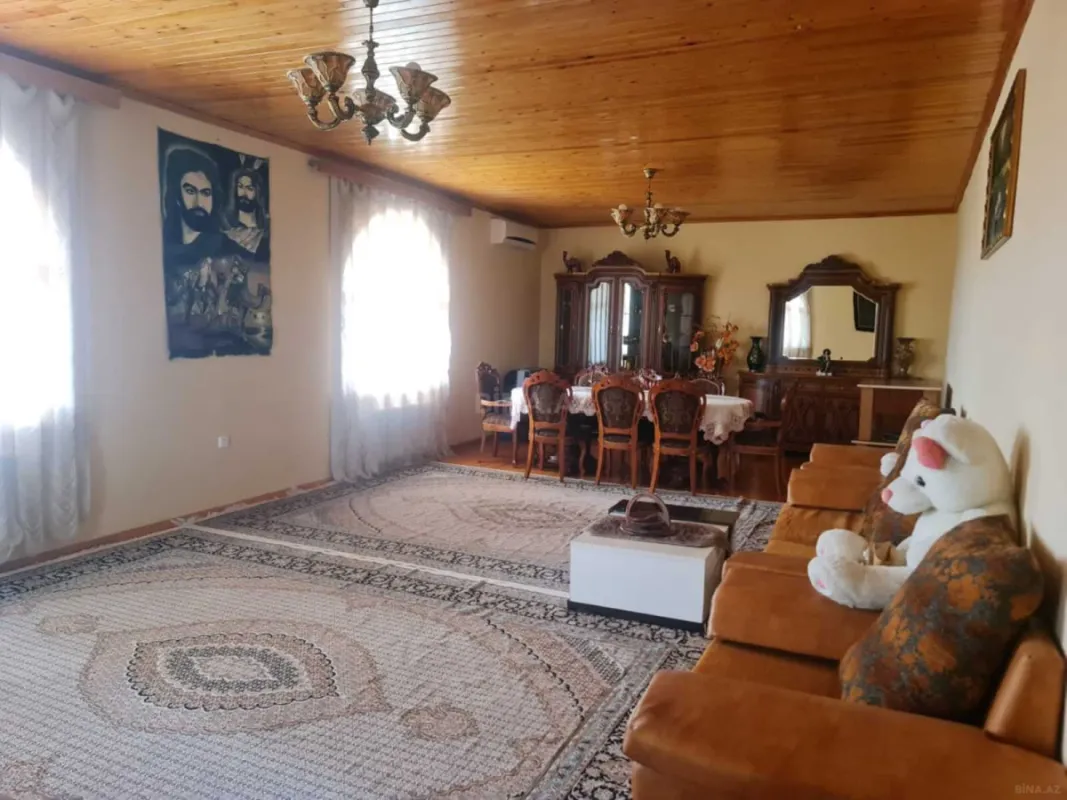 Satılır 6 otaqlı həyət evi 480 m²