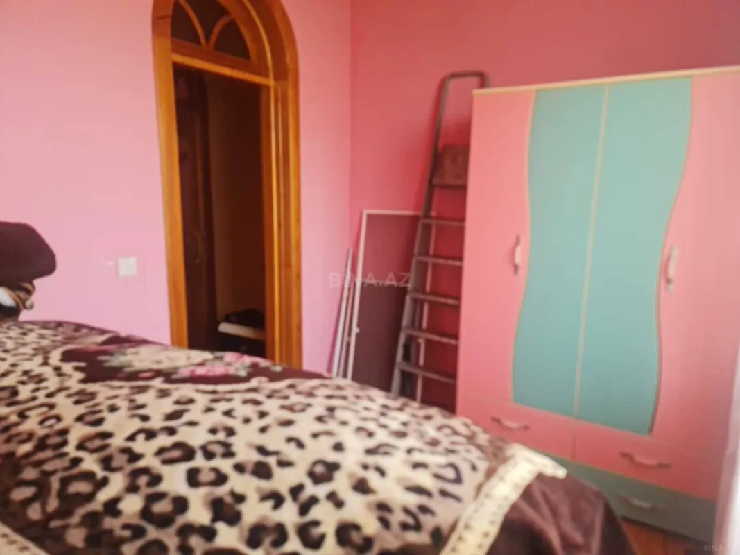 Satılır 6 otaqlı həyət evi 480 m²