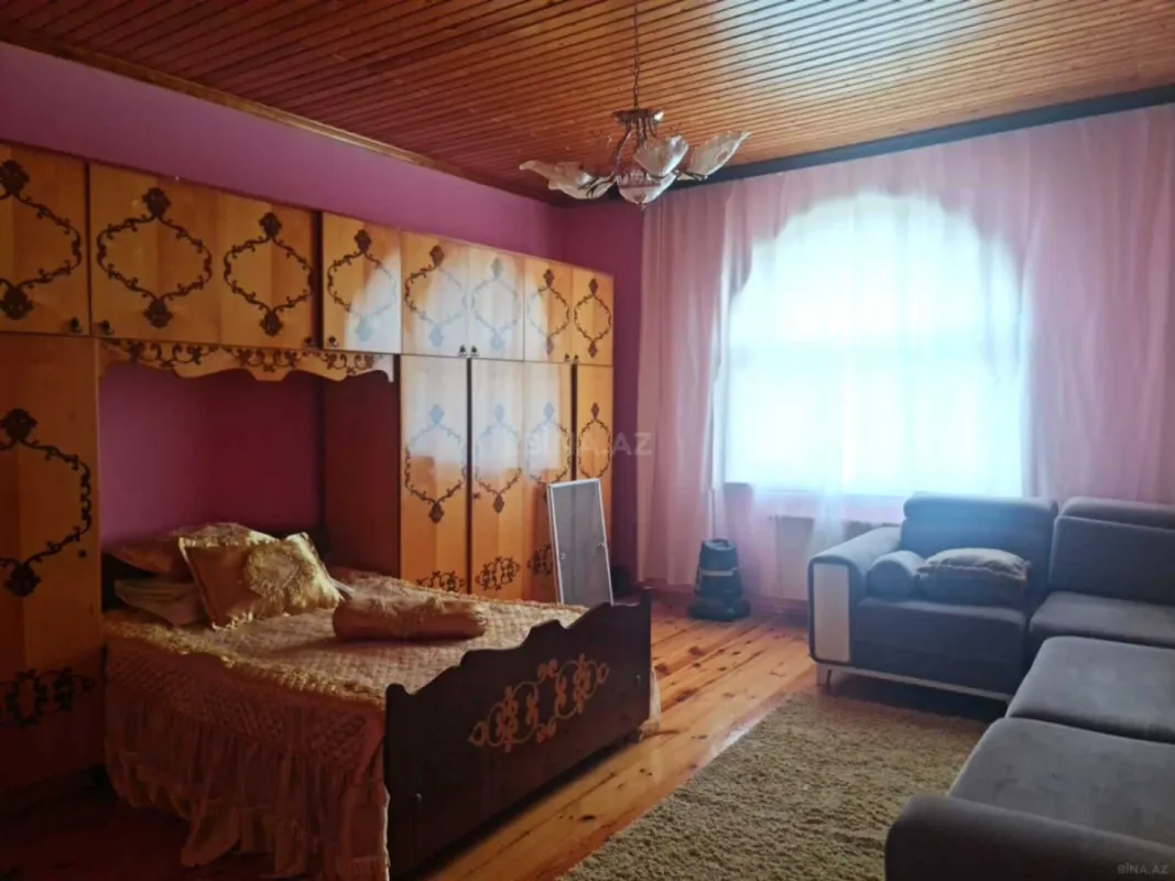 Satılır 6 otaqlı həyət evi 480 m²