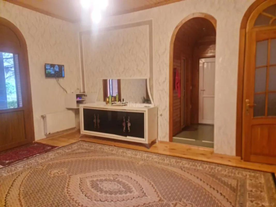 Satılır 6 otaqlı həyət evi 480 m²