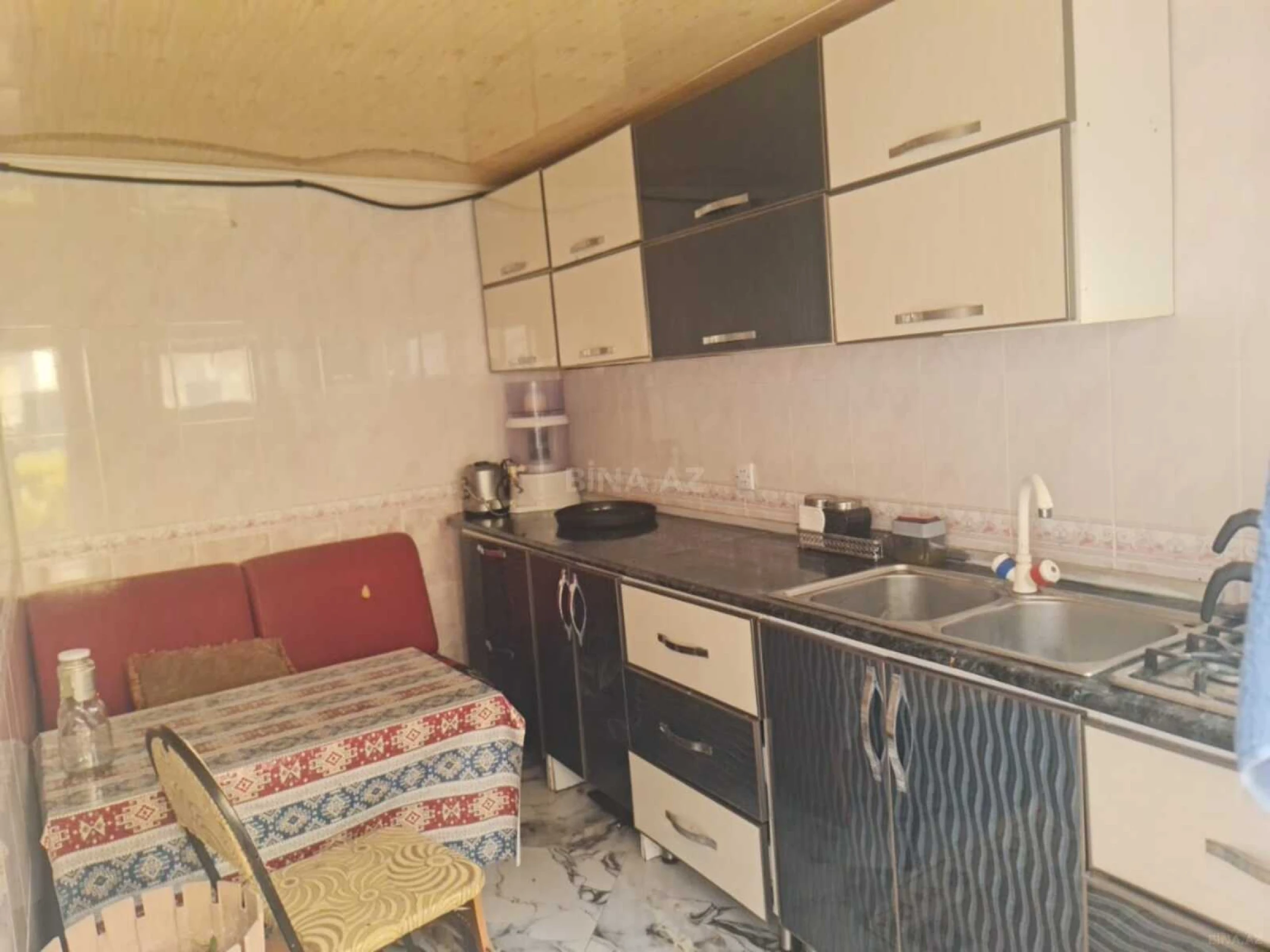 Satılır 6 otaqlı həyət evi 480 m²