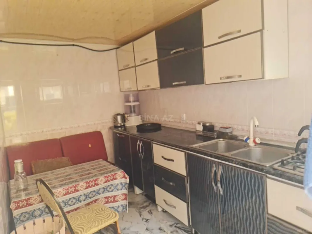 Satılır 6 otaqlı həyət evi 480 m²