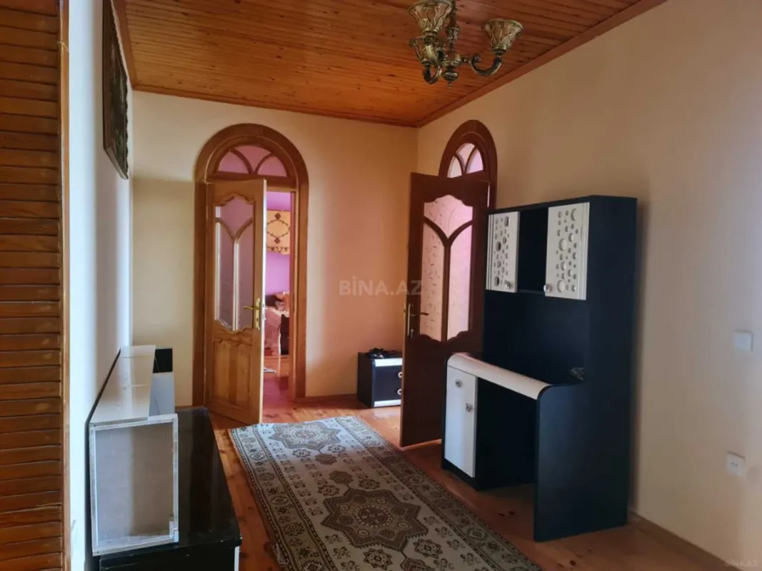 Satılır 6 otaqlı həyət evi 480 m²